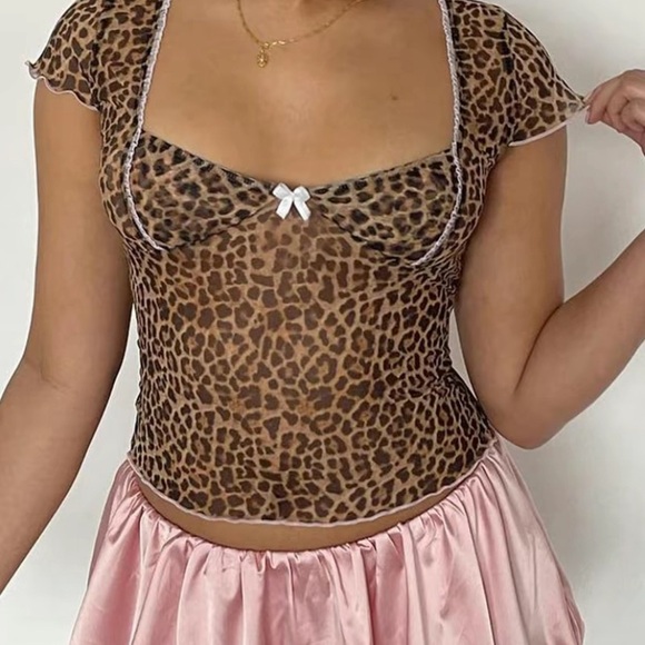 Leopard Print Trim Semi-sheer Tulle Elegant Bow Decor Square Neck Crop Tee Shirt - Picture 3 of 4